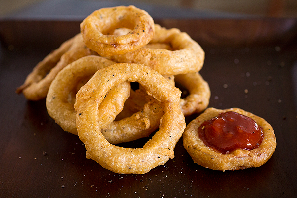 Post image for A Cozy Appetizer: Double Crunch, Sweet Maui Onion Rings, Definitely Worth Crying Over