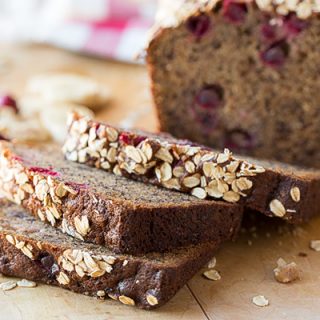 Cranberry-Walnut Banana Bread | thecozyapron.com