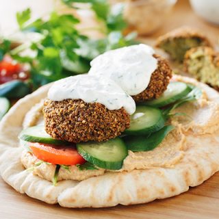 Falafel Wrap with Spicy Hummus | thecozyapron.com