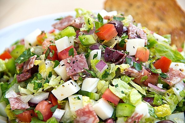 Italian Chopped Salad | thecozyapron.com