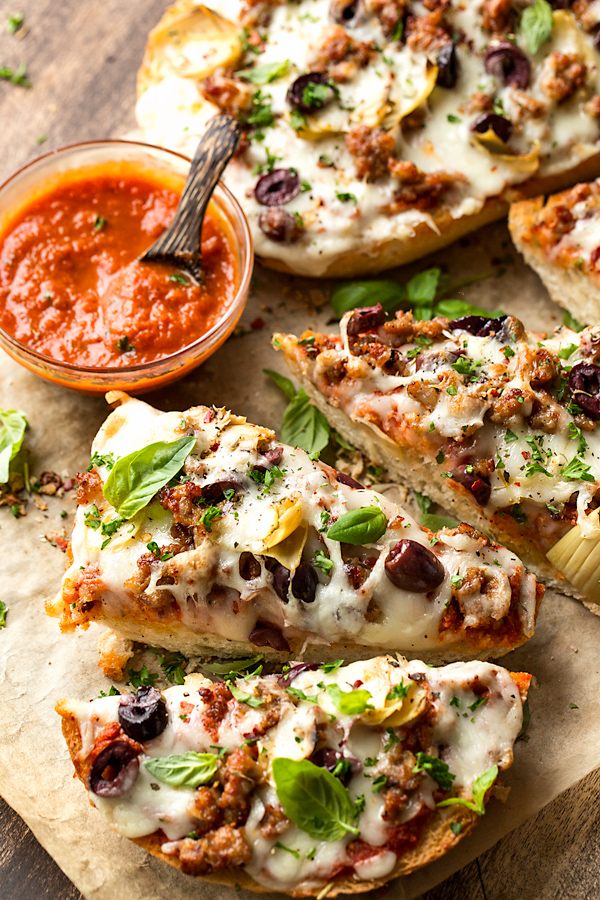 French Bread Pizza | thecozyapron.com