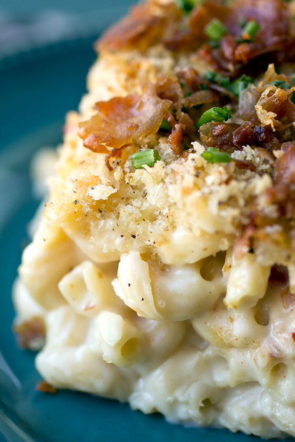 Baked Mac and Cheese | thecozyapron.com