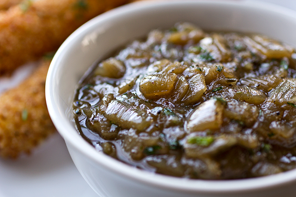 Caramelized Onion and Guinness Beer Dipping Sauce for Mozzarella Sticks | thecozyapron.com