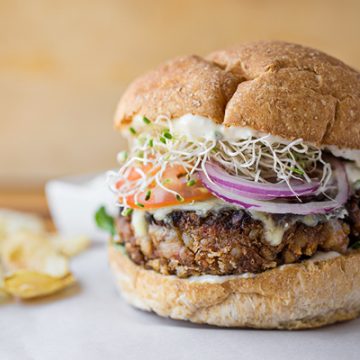 Veggie Burger | thecozyapron.com