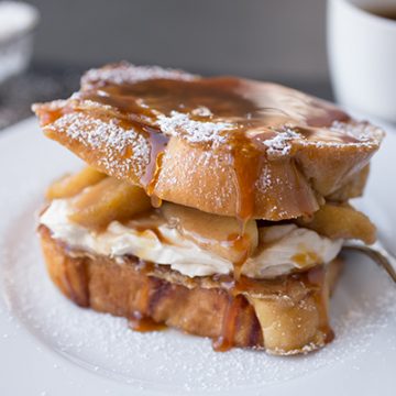 Caramel Apple French Toast | thecozyapron.com