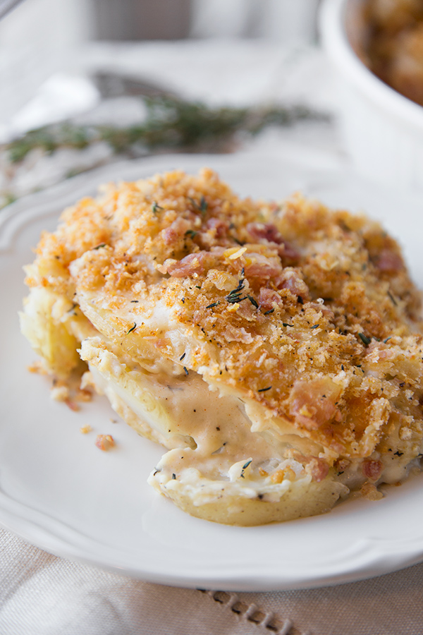 Potatoes au Gratin | thecozyapron.com