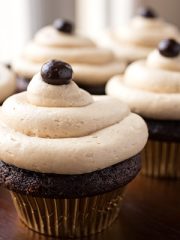 Irish Cream Coffee Cupcakes | thecozyapron.com