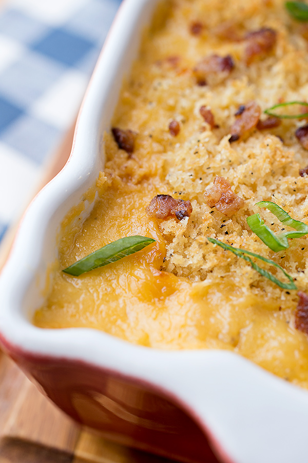 Creamy Mac and Cheese with Cauliflower and Bacon