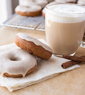 Vanilla Chai Latte Donuts | thecozyapron.com