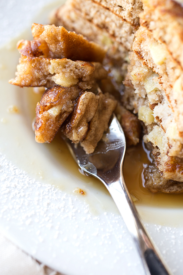 Apple Pancakes on a Fork | thecozyapron.com