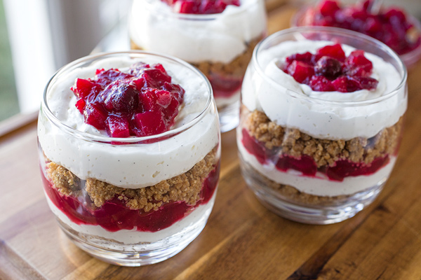 Cranberry Cheesecake Parfaits | thecozyapron.com