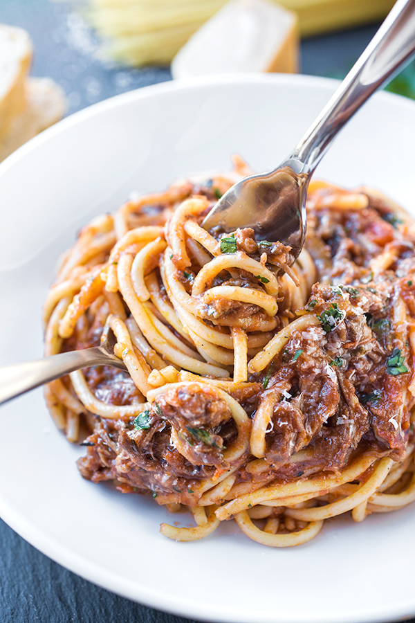 Short Rib Ragu with Porcini Mushrooms | thecozyapron.com