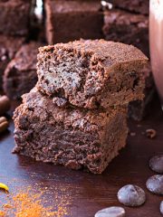 Mexican Hot Chocolate Brownies | thecozyapron.com
