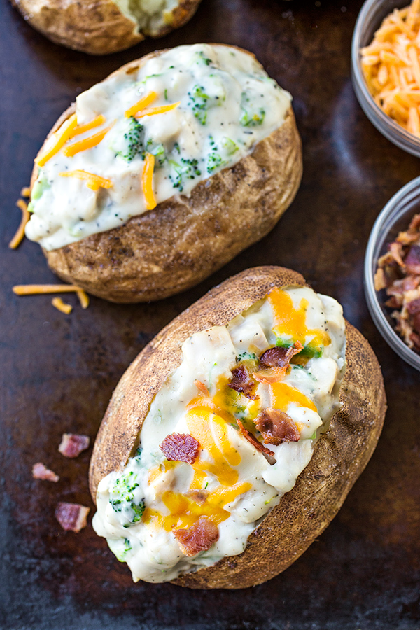 Stuffed Potatoes with Chicken and Broccoli Sauce | thecozyapron.com