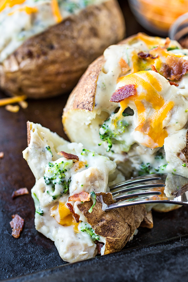 Stuffed Potatoes with Chicken and Broccoli Sauce | thecozyapron.com