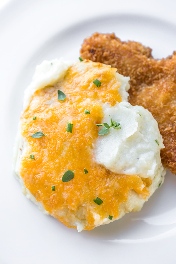 Cheesy Mashed Potatoes with Fried Chicken | thecozyapron.com