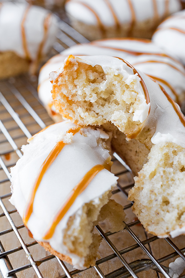 Moist Banana Donuts | thecozyapron.com