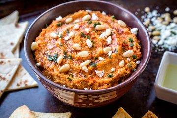 Roasted Red Pepper Hummus | The Cozy Apron