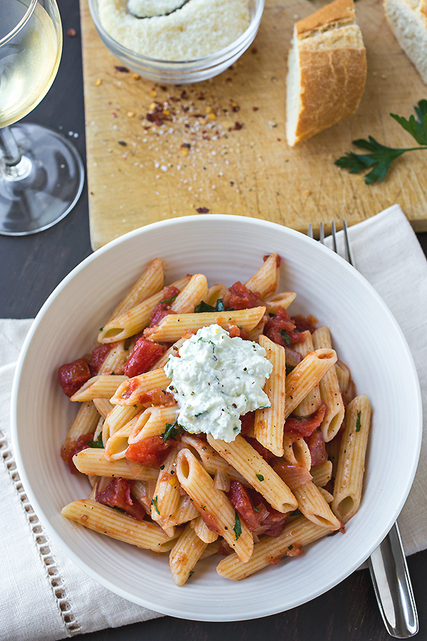 Penne Pomodoro | thecozyapron.com