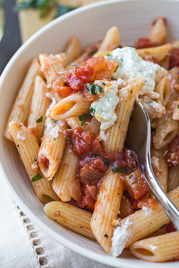 Penne Pomodoro | thecozyapron.com