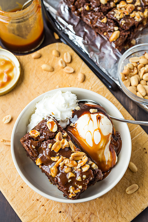Snickers Brownies with Vanilla Ice Cream | thecozyapron.com