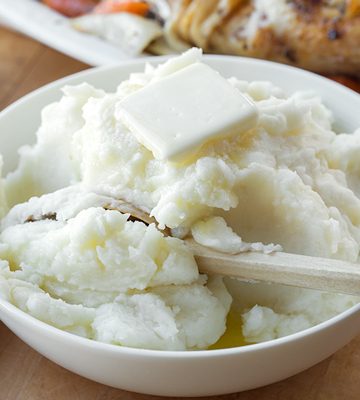 Basic Mashed Potatoes | thecozyapron.com