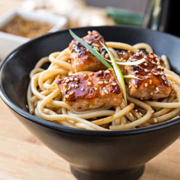 Teriyaki Salmon Noodle Bowls | thecozyapron.com