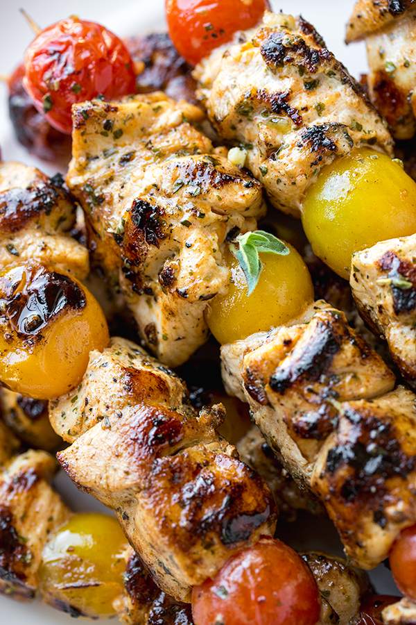 Grilled Lemon Chicken Skewers | thecozyapron.com