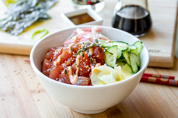 Poke Bowl with Seared Ahi Tuna and Spicy Sauce