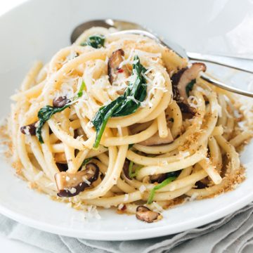 Bucatini Pasta with Garlic Butter Sauce | thecozyapron.com