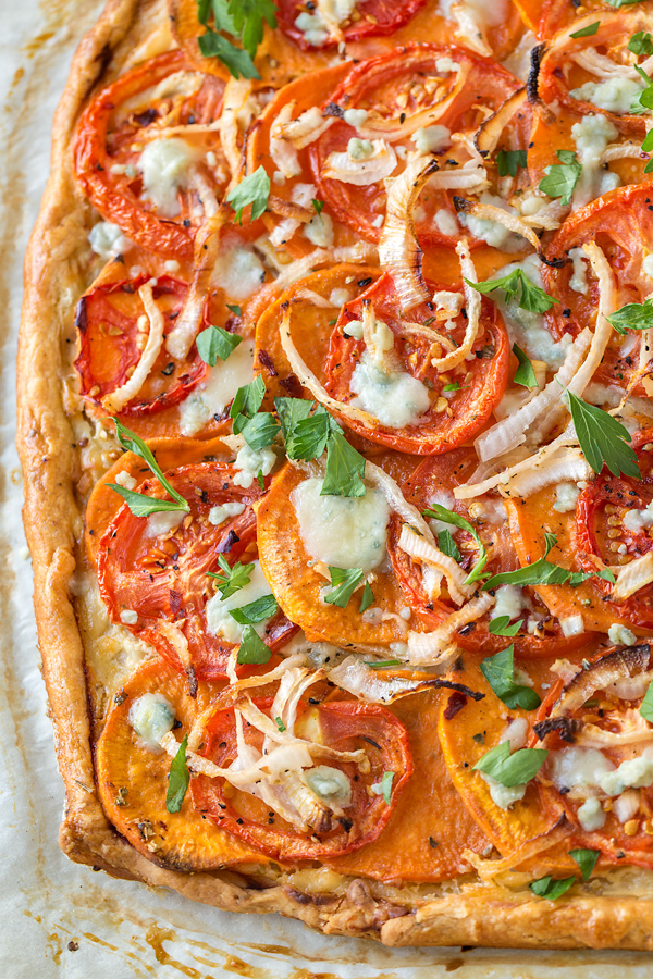 Whole Tomato Tart | thecozyapron.com