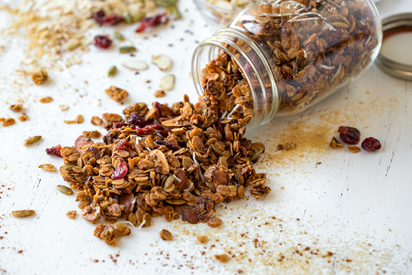 Homemade Granola | thecozyapron.com