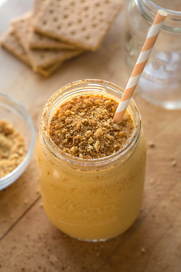 Pumpkin Pie Smoothie | thecozyapron.com