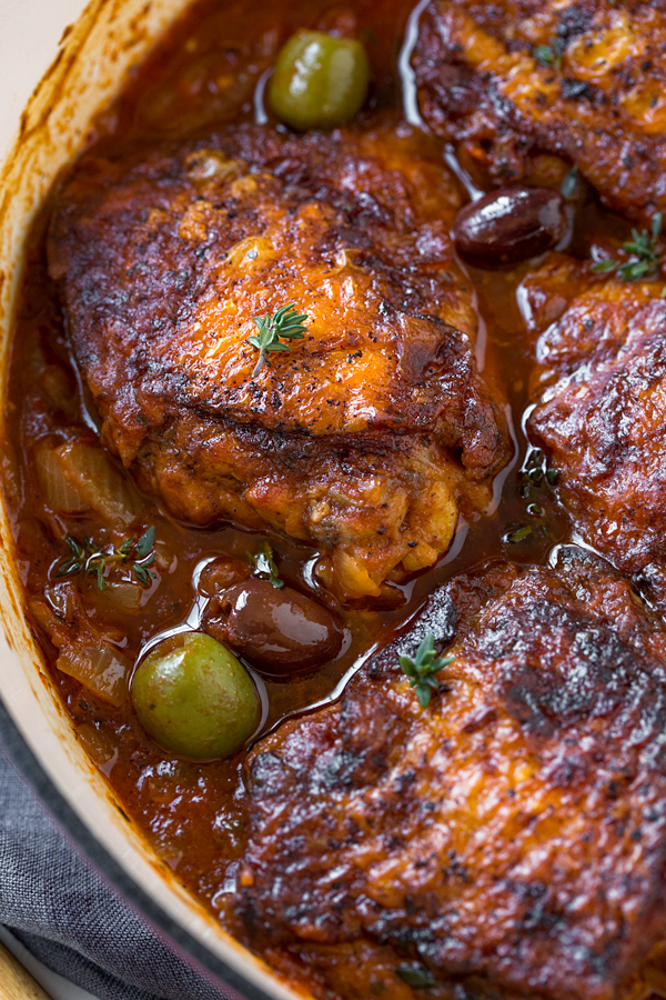 Braised Chicken Thighs | thecozyapron.com