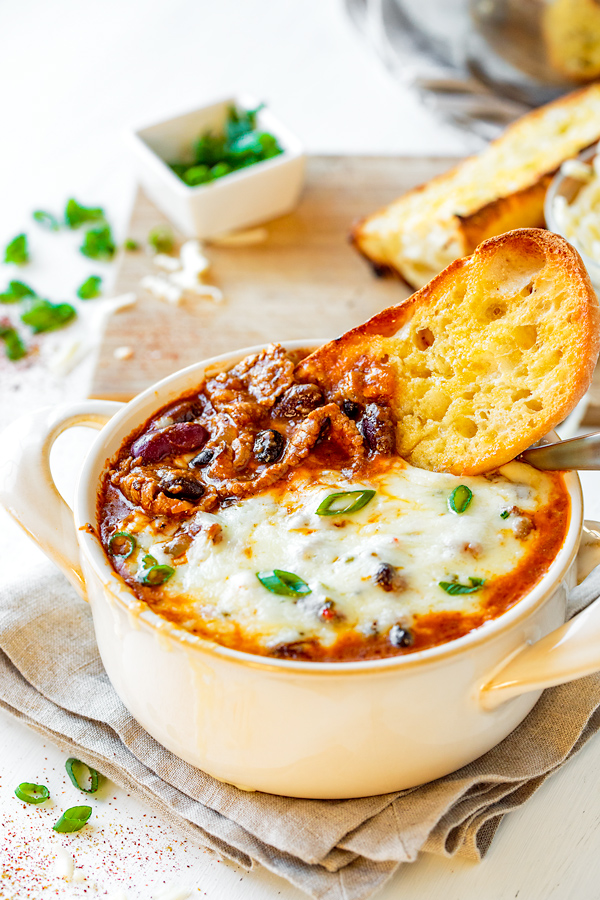 Chili Cheesesteak Stew with Buttery Toast | thecozyapron.com