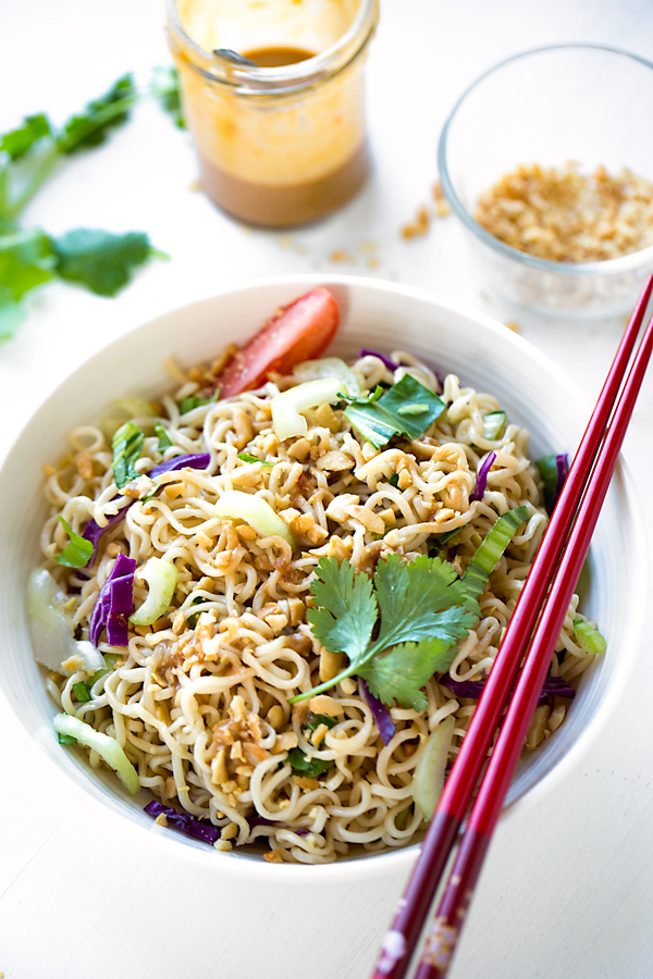 Ramen Noodle Salad | thecozyapron.com