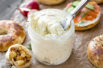 Roasted Garlic Schmear | thecozyapron.com