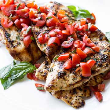 Grilled Chicken with Tomato-Basil Salsa | thecozyapron.com