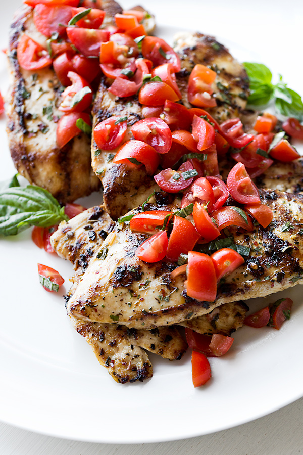 Grilled Chicken with Tomato-Basil Salsa | thecozyapron.com