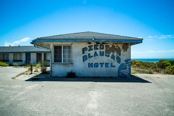 Piedras Blancas Motel | thecozyapron.com