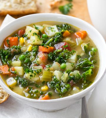 Vegetable Soup | thecozyapron.com