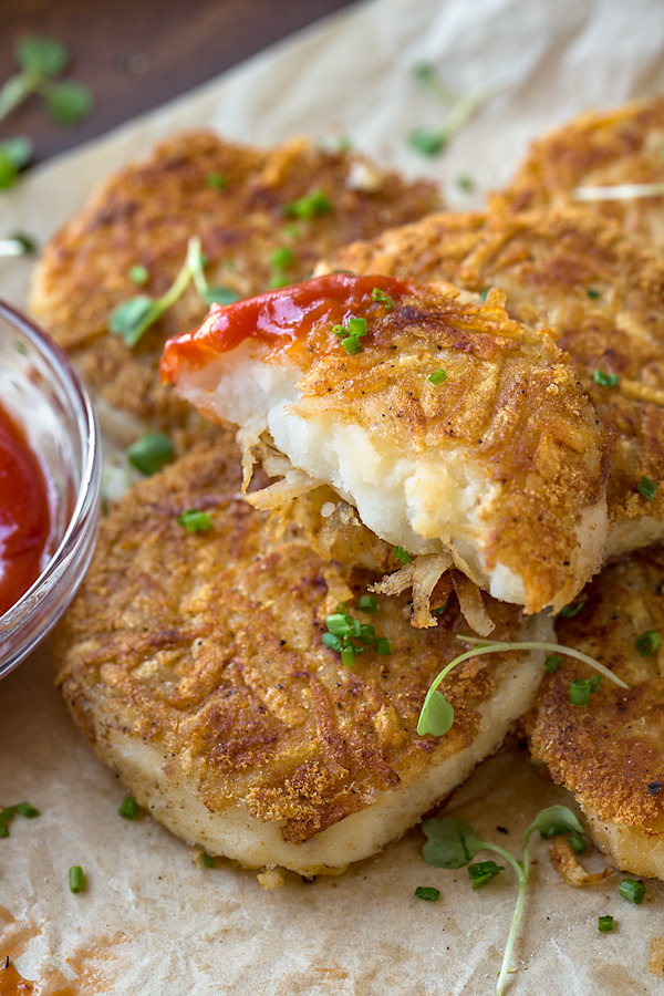 Hash Brown Potato Cakes | thecozyapron.com