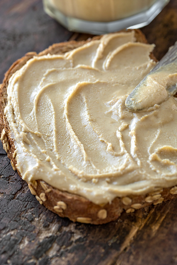 Cashew Butter | thecozyapron.com