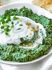 Healthy Spinach Dip | thecozyapron.com
