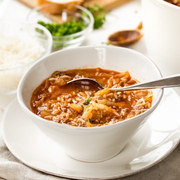 Cabbage Roll Soup | thecozyapron.com