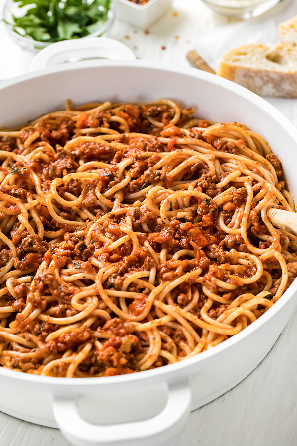 Spaghetti Bolognese | thecozyapron.com