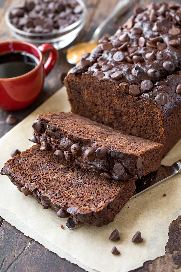 Chocolate Banana Bread | thecozyapron.com