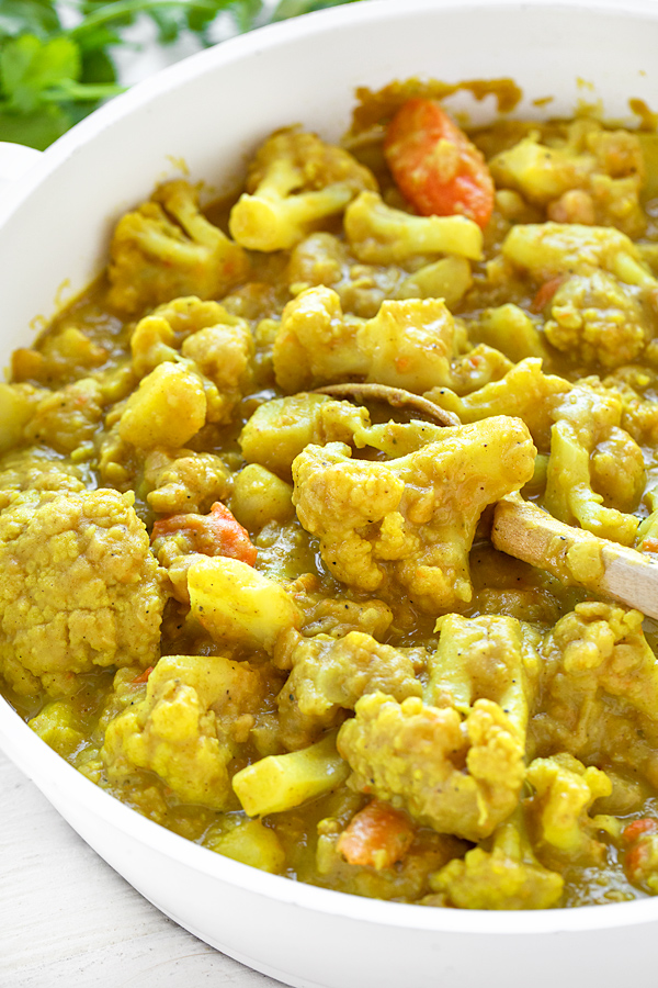 Cauliflower Curry | thecozyapron.com