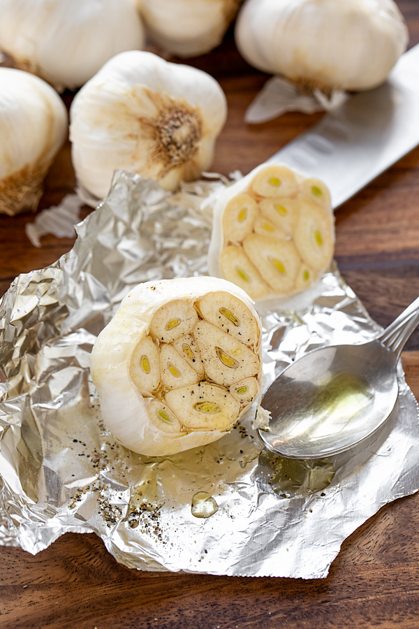 Ingredients for Roasting Garlic | thecozyapron.com