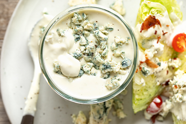 Blue Cheese Dressing | thecozyapron.com